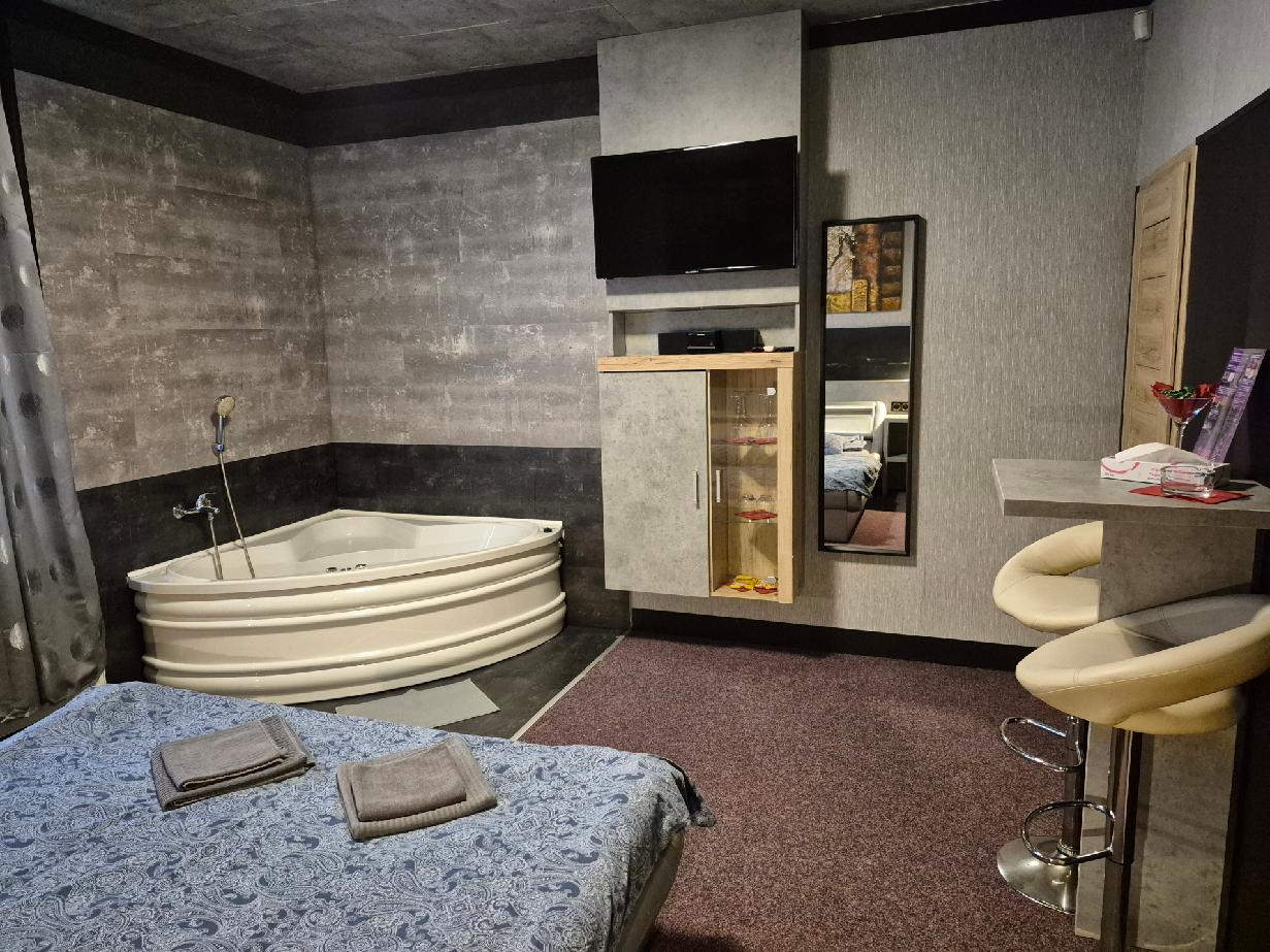 MILENECKÝ AZYL OSTRAVA